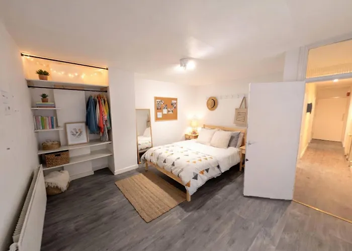 The House Apartment *